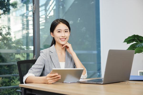 《人性智慧助力女性情感成长：现代女性的心灵之旅》 图2