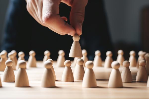 如何在创业过程中有效进行人力成本控制：策略与实践