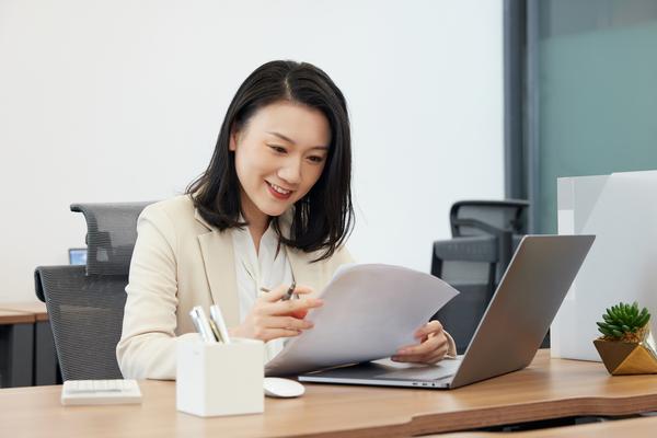 大学提供全面辅导员工资服务，助你轻松应对职场挑战图1