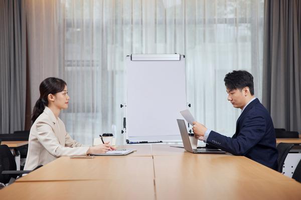 职场礼仪与化妆:从外表到内在的修养 图1