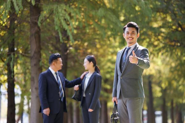 公司发放工资时，鼓励员工个人贷款转存，实现双赢共生 图1