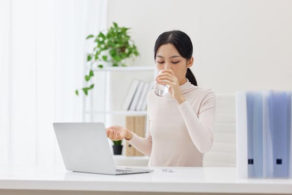 职场女性：升职加薪之路的挑战与机遇 图2