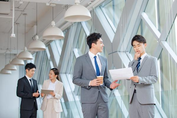 如何与高层沟通获取项目支持：策略与技巧 图2