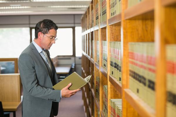 实体书店倒闭潮:数字阅读时代的挑战与机遇 图1