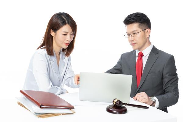 金融投资律师咨询费用及服务解析 图2