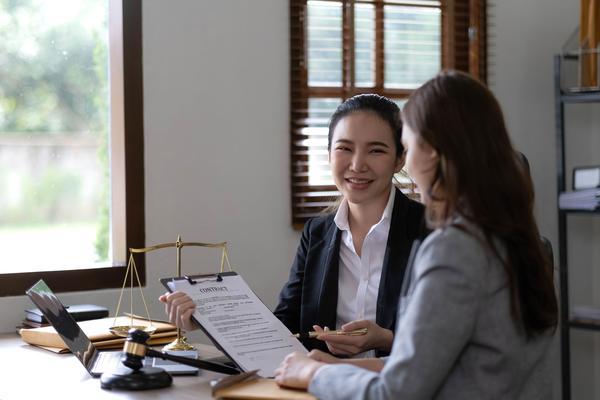 中银法务公司|企业法律服务的专业选择 图1